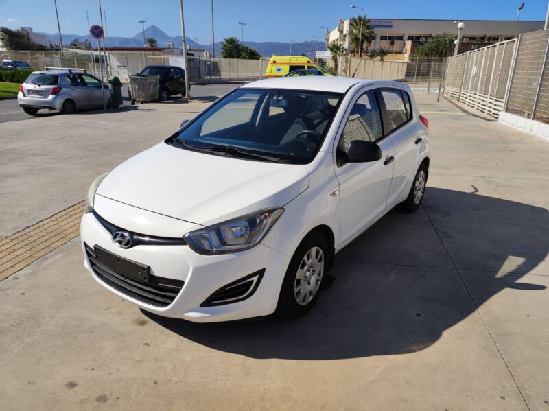 1010. Hyundai i20 1.2 '13 (8)